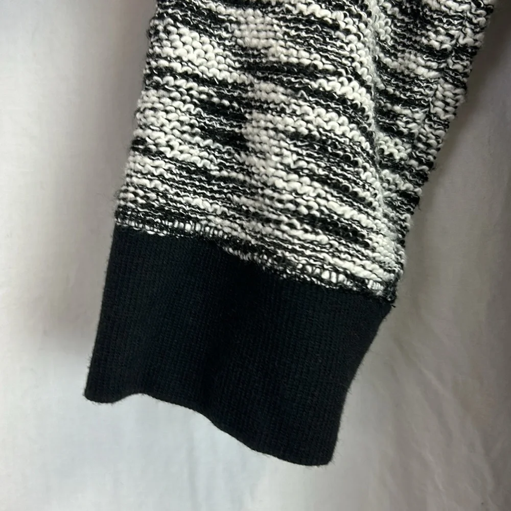 Chico’s Zenergy Black White Sweater With Zippered Detail On Back